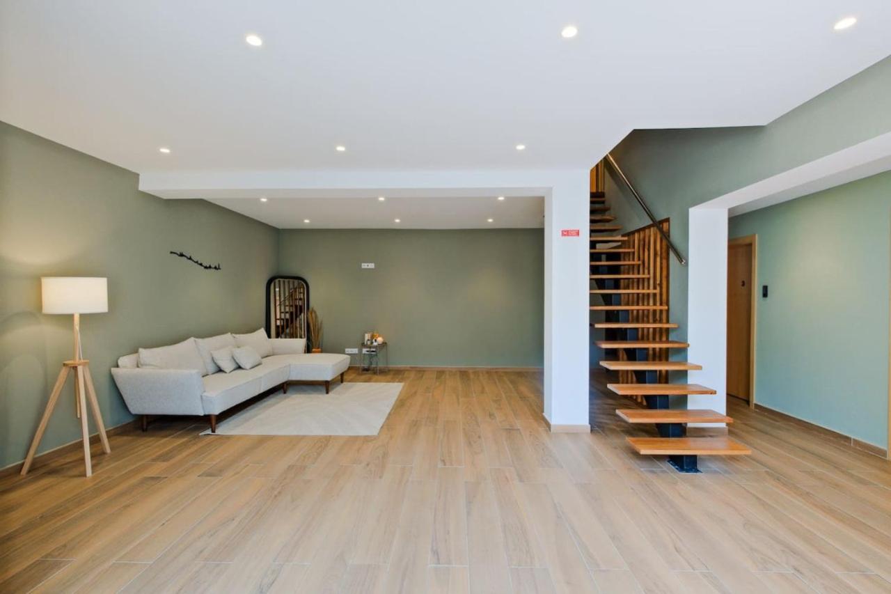 Lovely Fully Equipped Near Subway N4 Apartamento
